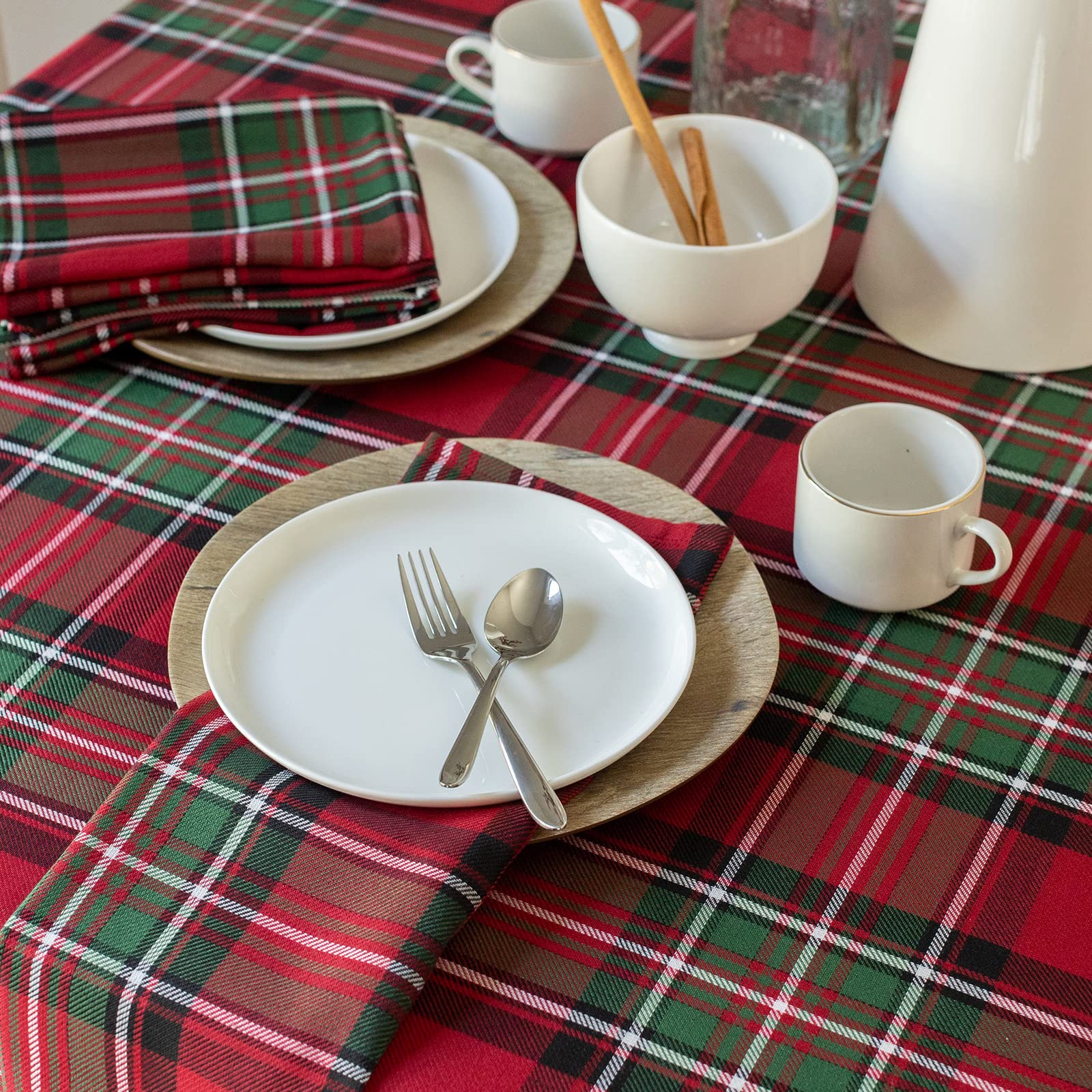 Machine-washable fabric simplifies holiday cleanup