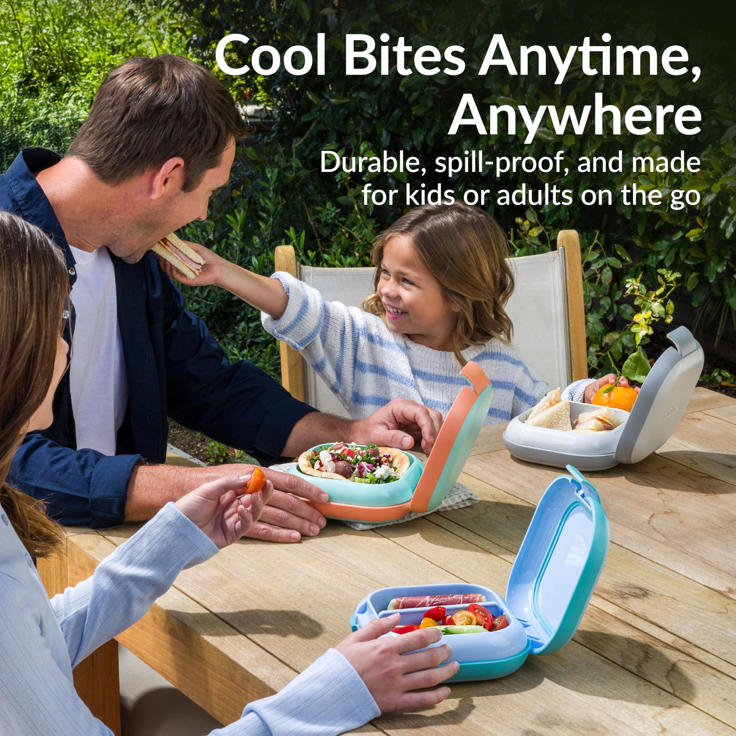 Bentgo Chill Mini two-compartments divider creates flexible portions.