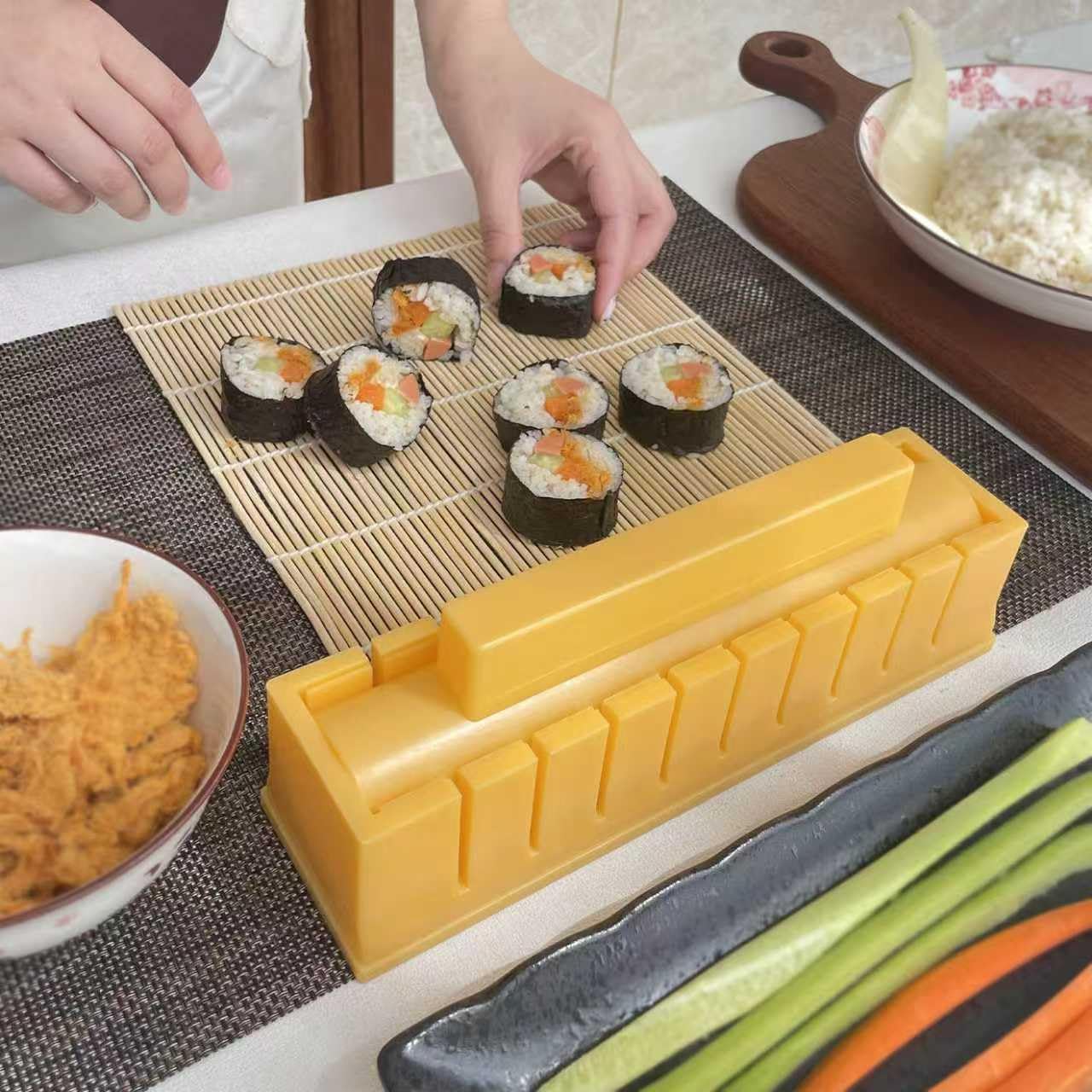 Bestbuy Yuhe Sushi Maker packaging box showing compact storage