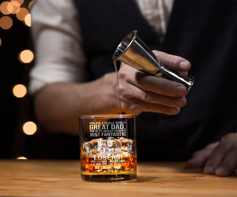 BETHEGIFT weighted base provides stable grip during toasts