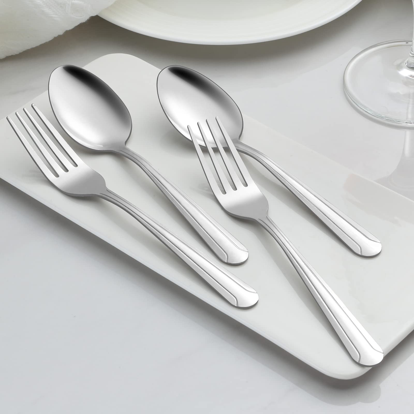 BEWOS spoons set supports gatherings and family dinners with reliable sturdiness