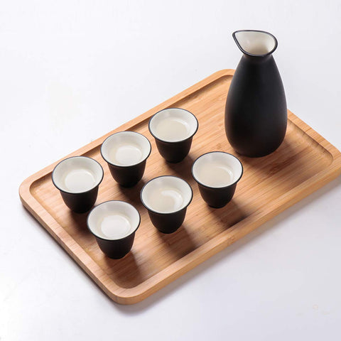 Bgbg warming pot keeps sake warm during gatherings