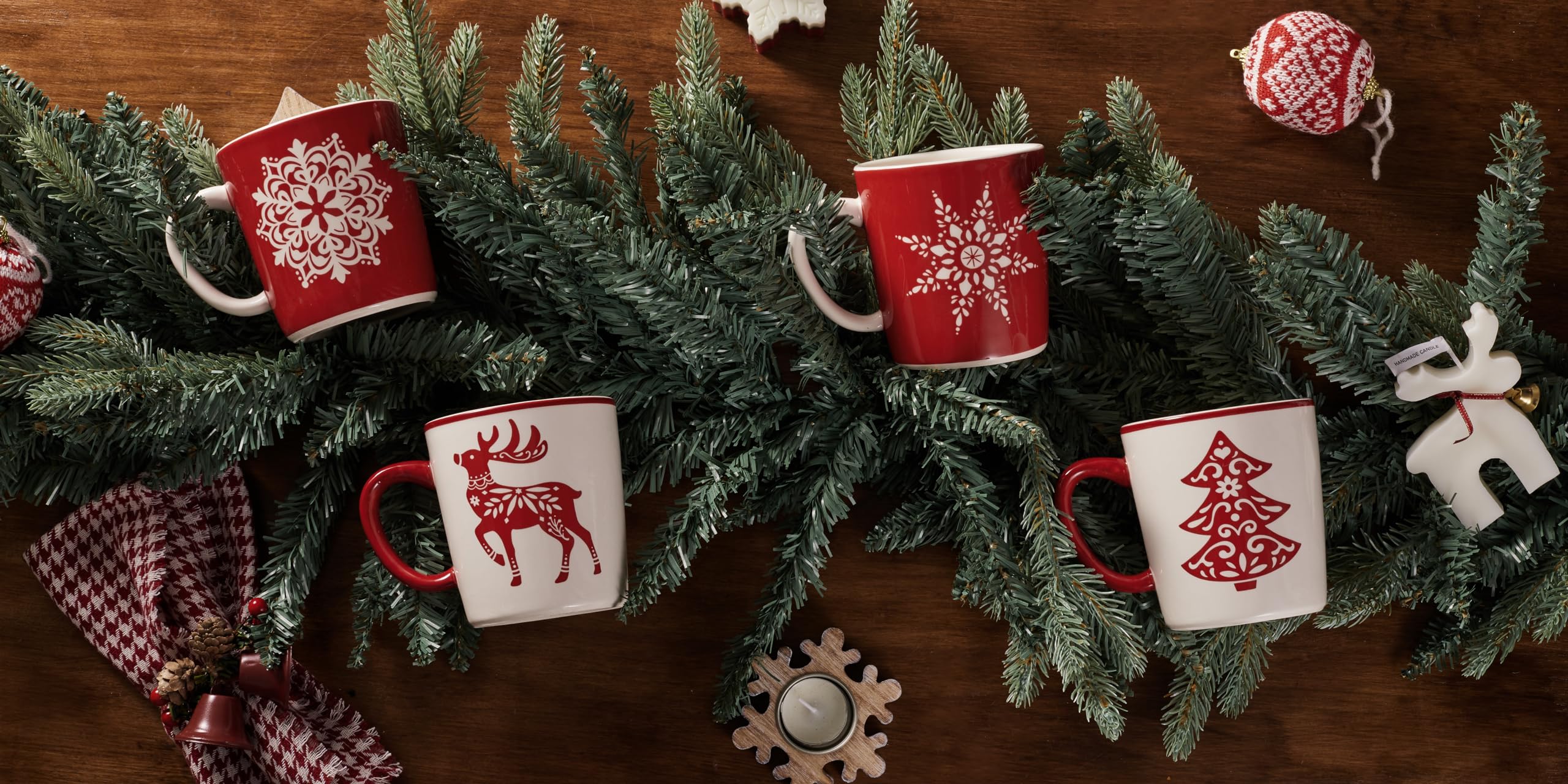 Bico Holly Jolly dishwasher-safe mugs for easy cleaning after gatherings.