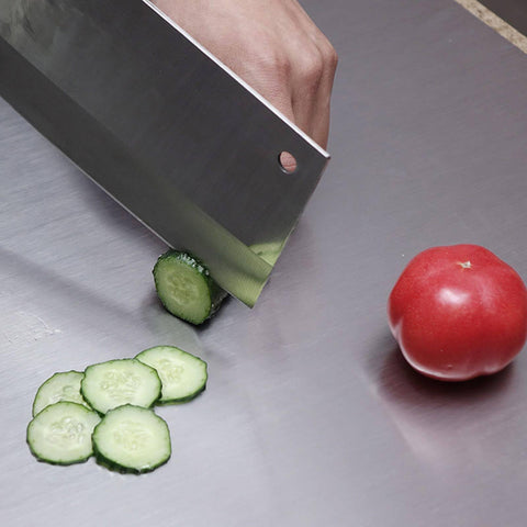 Billamb cutting board resists odors and is easy to wipe clean