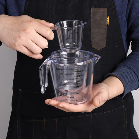 BINGBING measuring cups ideal for baking and cooking tasks.