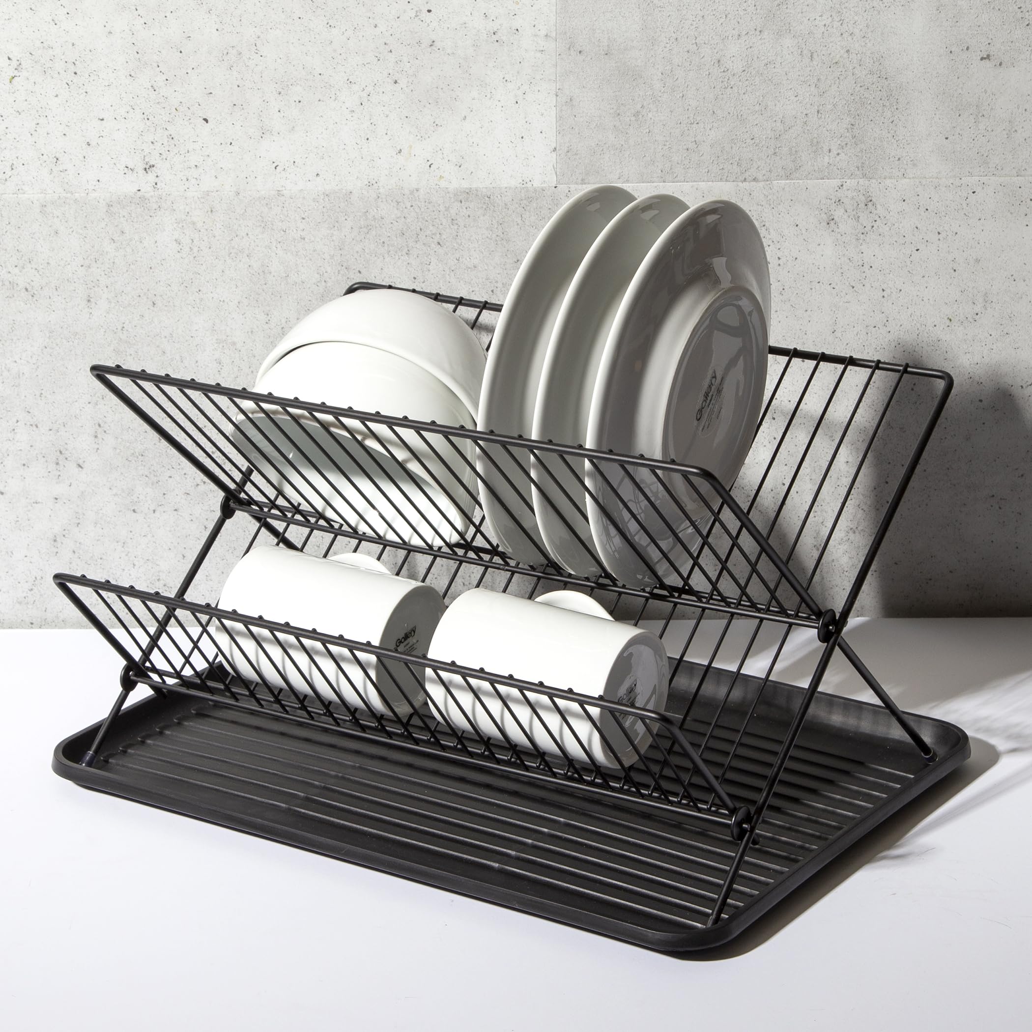 BINO rustproof aluminum rack in use, drying dishes efficiently on the tray.