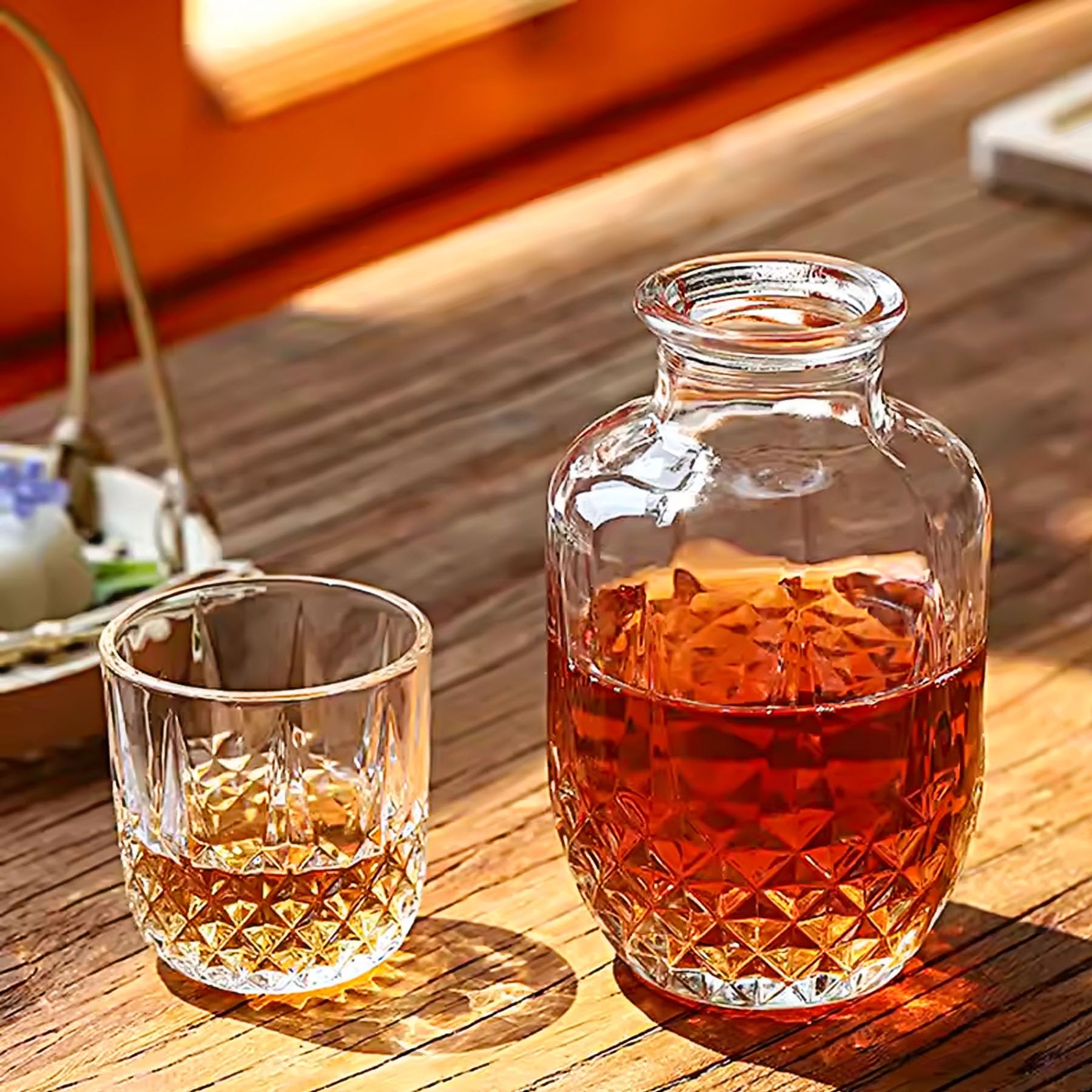 Binsakao 18.5 oz carafe capacity suits overnight hydration needs