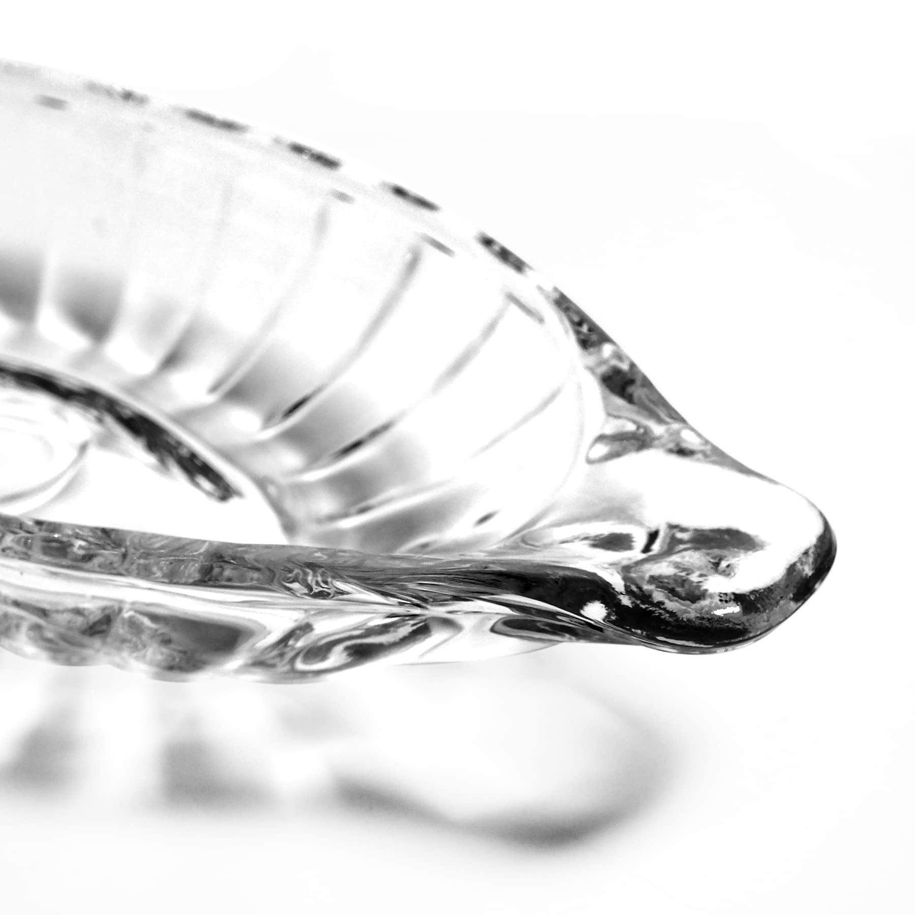 Binsakao clear dessert dishes set showcases fruit, yogurt, and snacks with bright visual appeal.