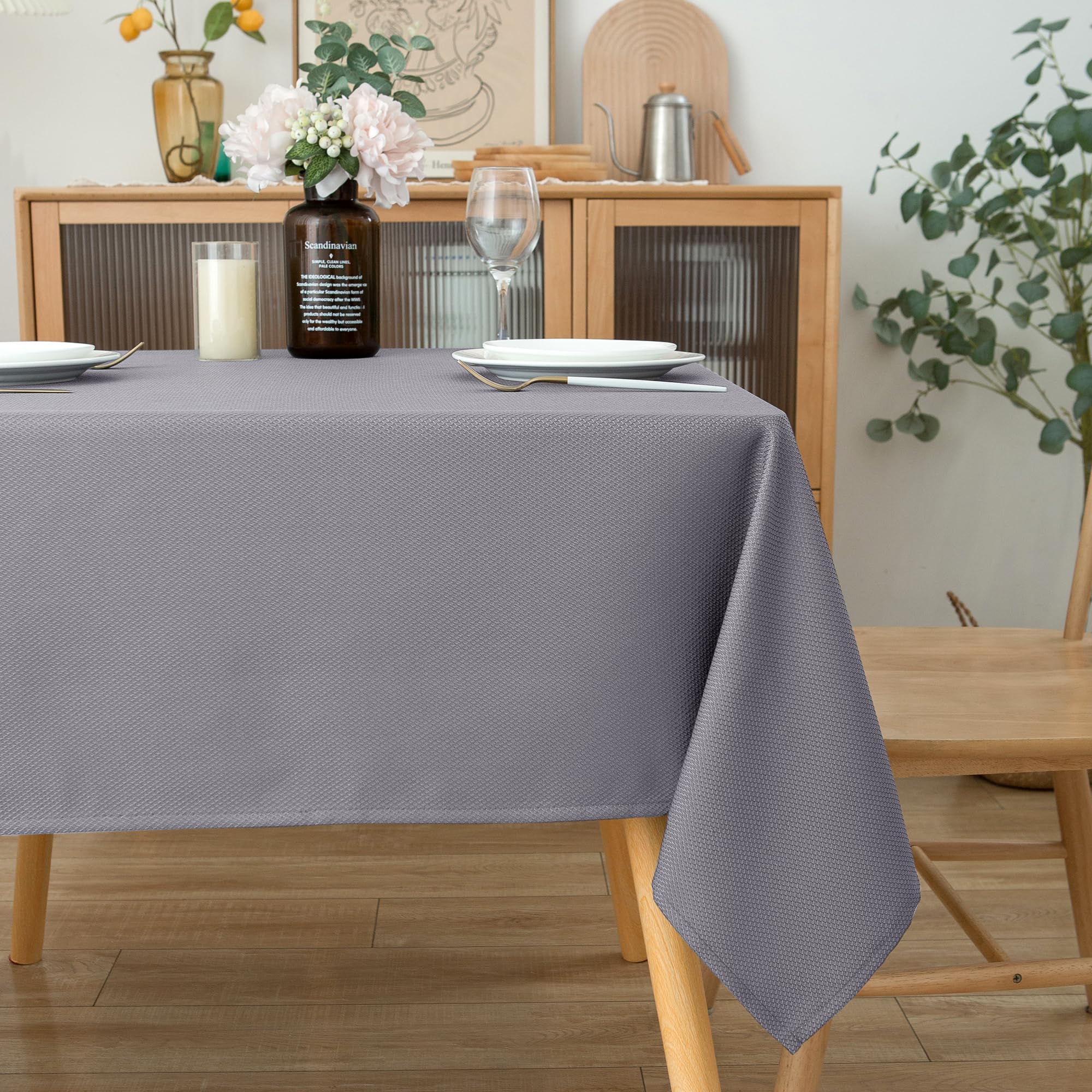Biscaynebay machine-washable tablecloth for easy care.