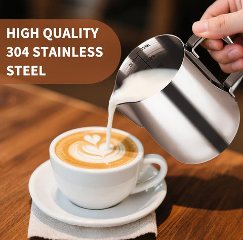 Bitllitloy powder dispenser keeps coffee grounds tidy and fresh.