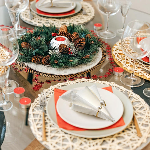 Bituinra family dinner napkin ring display at gathering