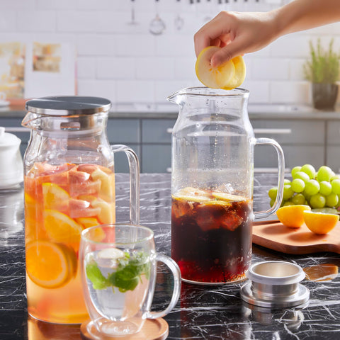 Bivvclaz two-pour-cap option allows controlled pouring.