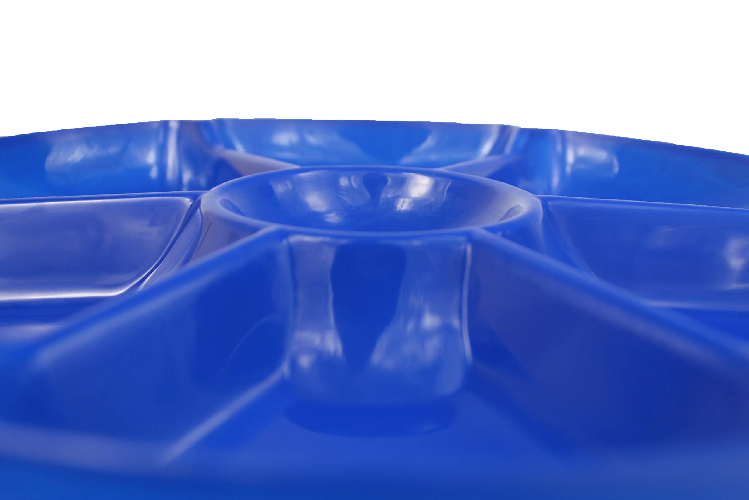 Black Duck Brand durable hard plastic trays suit everyday use.