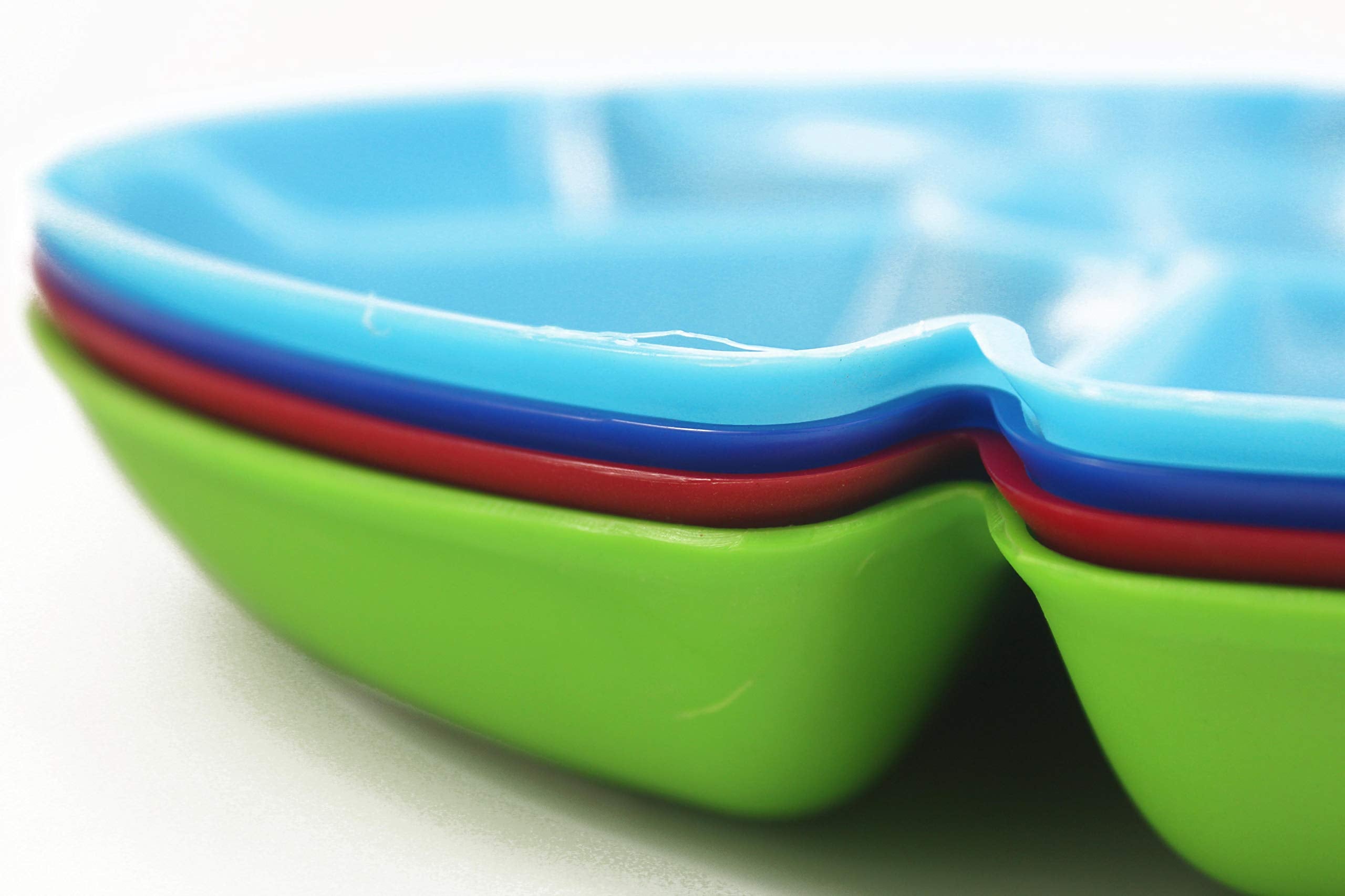 Black Duck Brand wedding buffet tray adds color to guest tables.