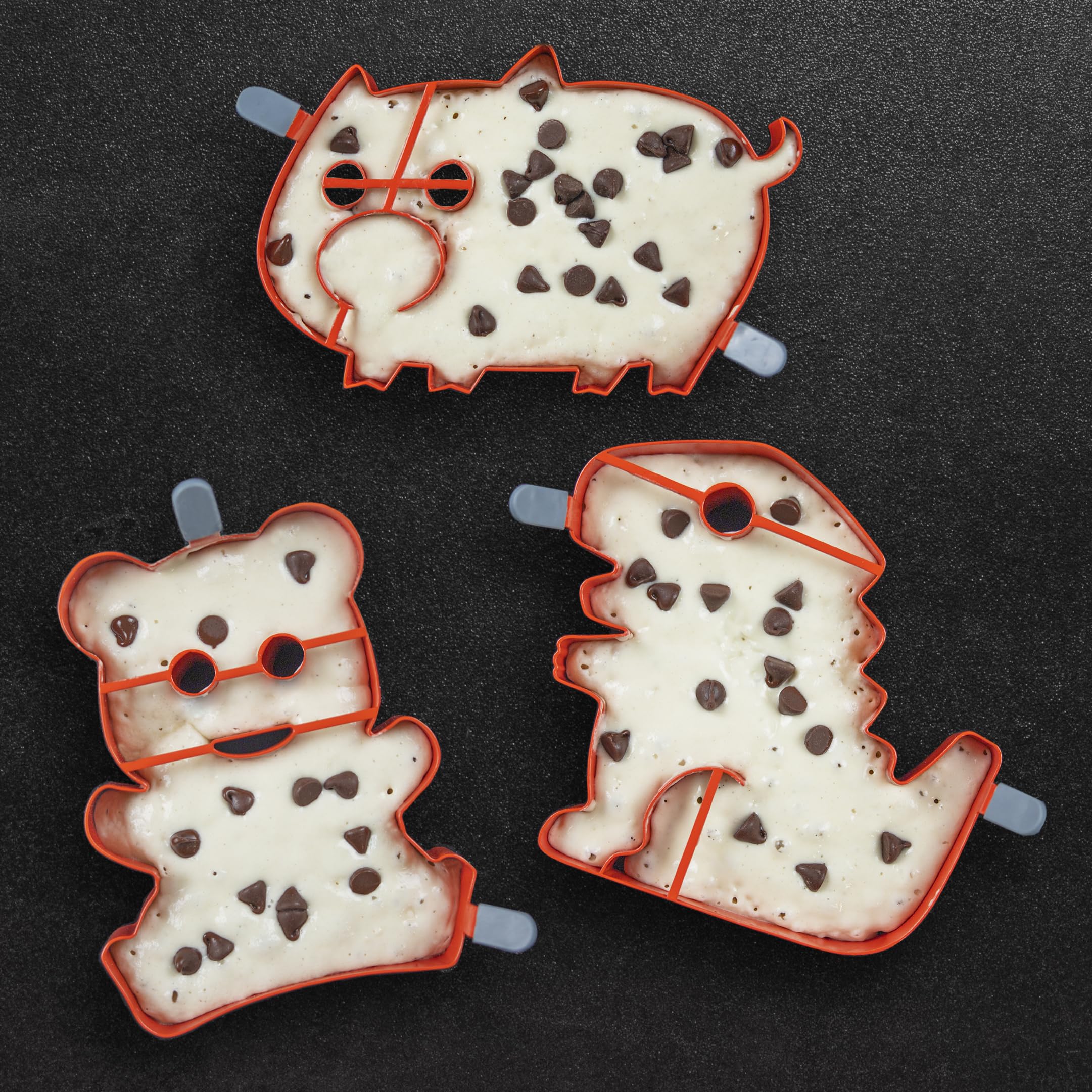 BLACKSTONE 5251 bear mold creates fun pancake creatures.