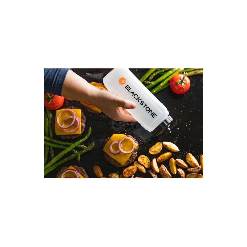 Blackstone squeeze bottle designed for durable heat resistance during cooking.