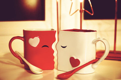 Blu Devil Kissing Mugs feature two-tone colors for couples' table styling