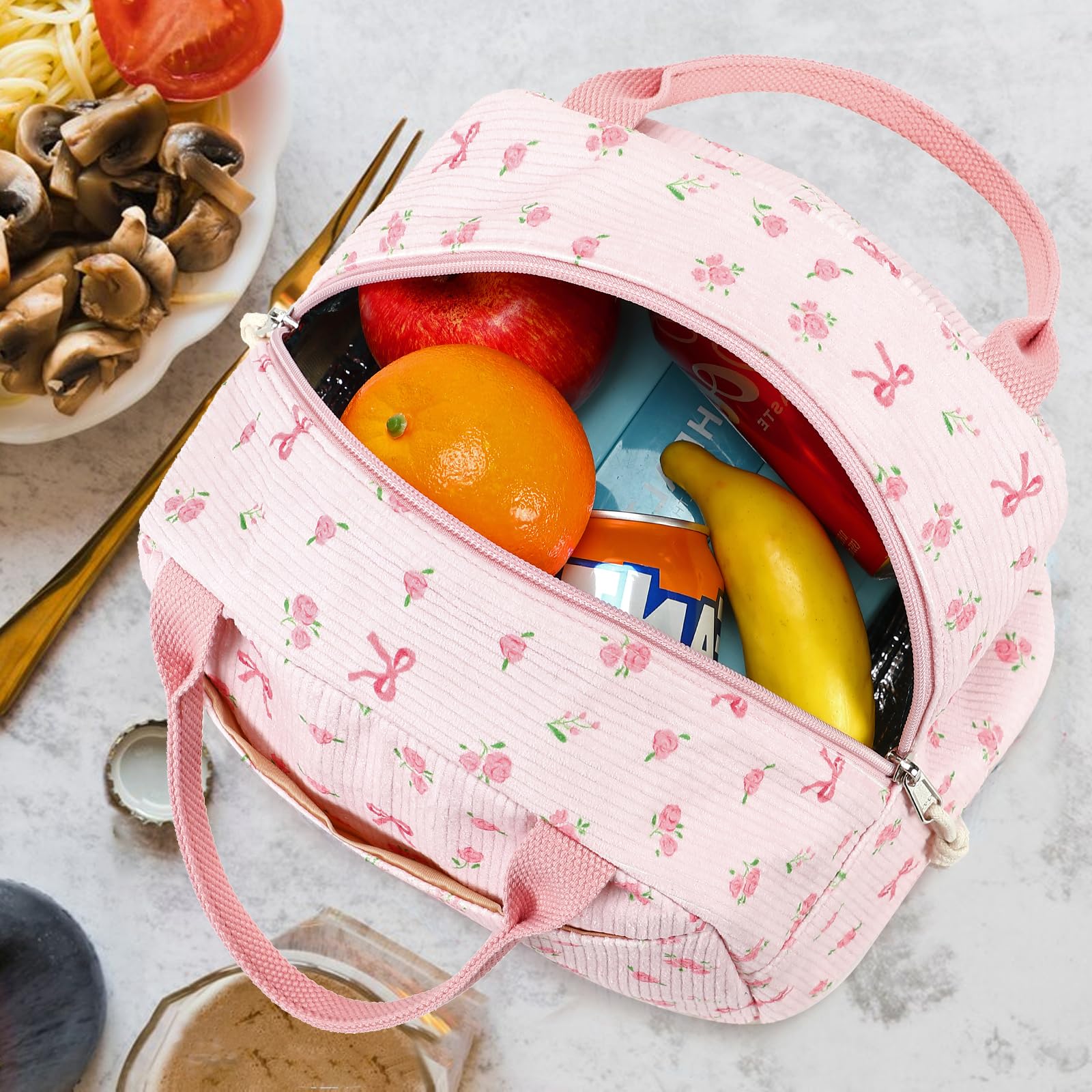 Bluboon insulated lunch bag preserves freshness for meals on the go.