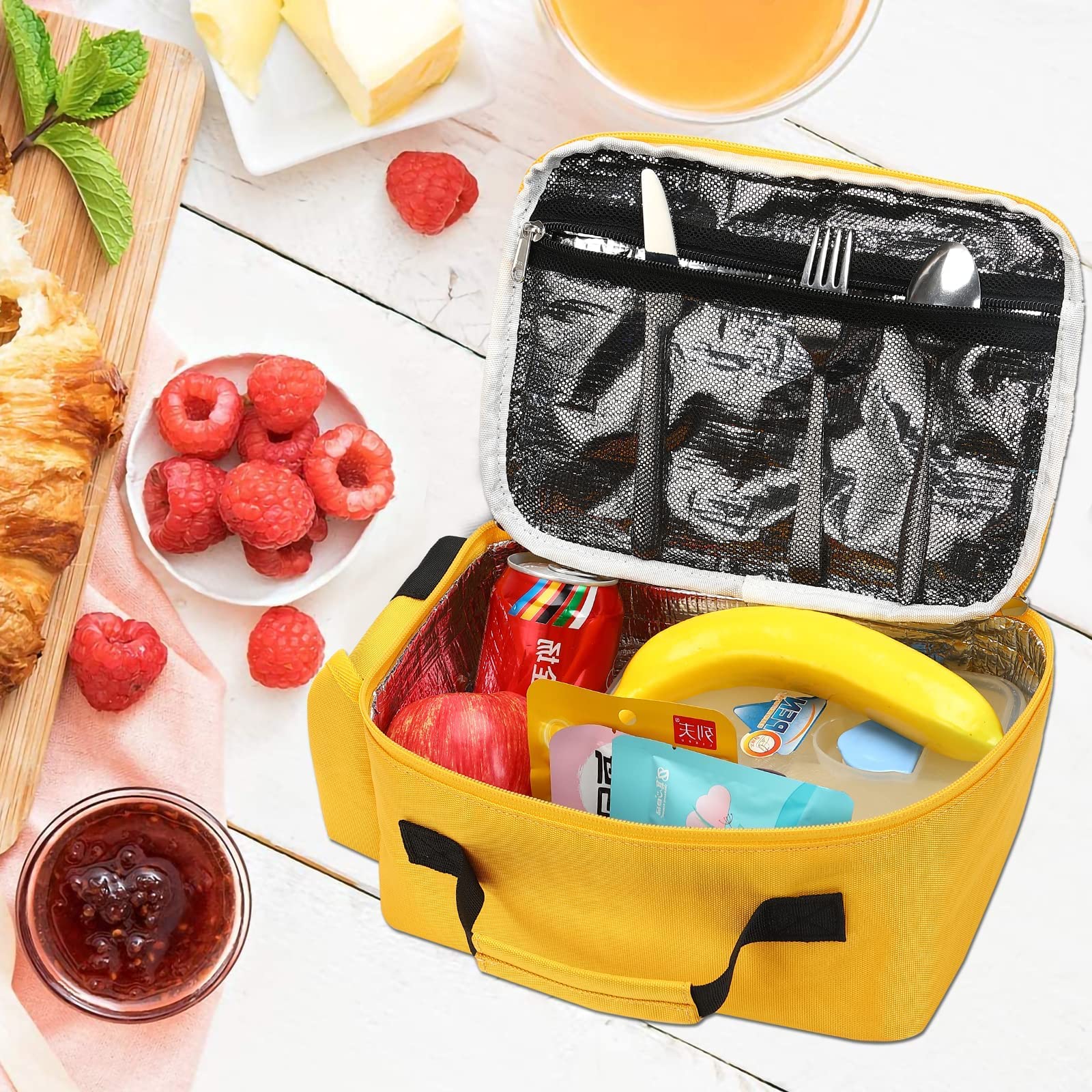 Bluboon kids lunch bag with reinforced handle for easy carry.