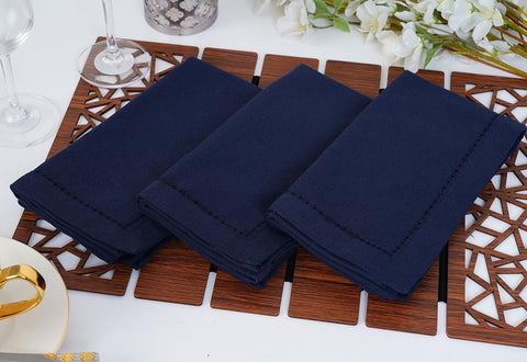 Blue Needles 12-pack napkins ready for Christmas celebrations and daily use.