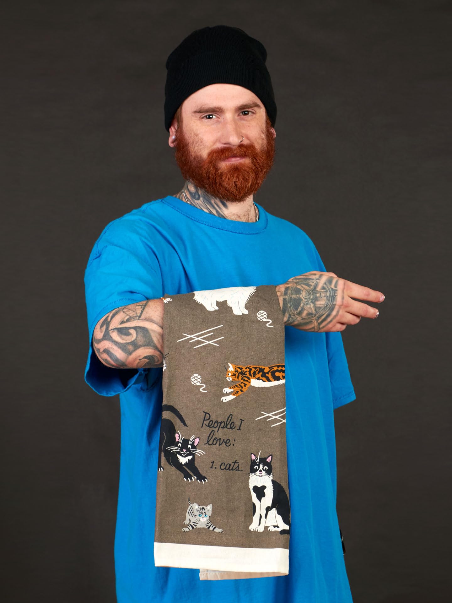 Blue Q screen-printed cats towel with vibrant colors that won’t fade.
