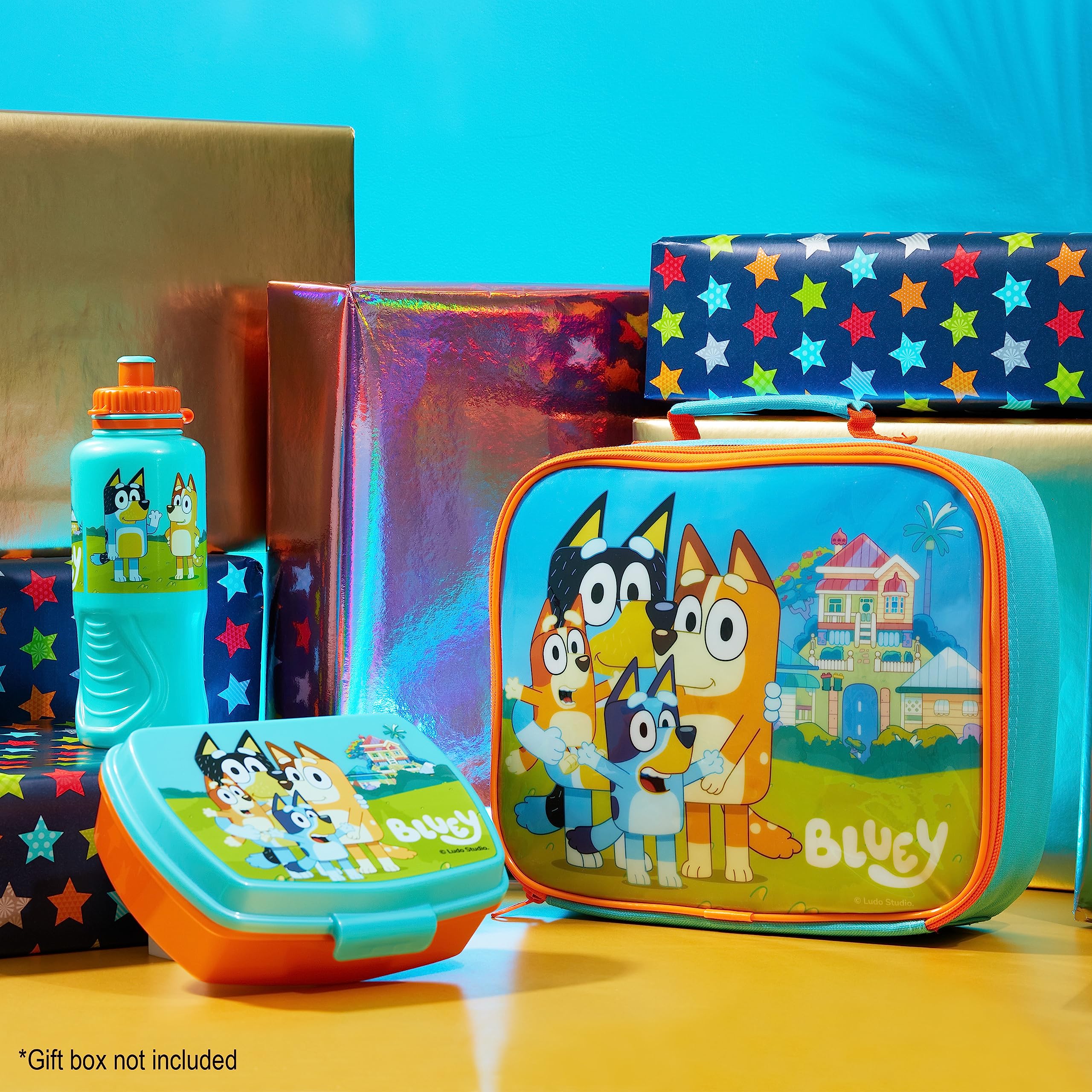Bluey insulated lunch bag supports fresh food for nursery or school days.