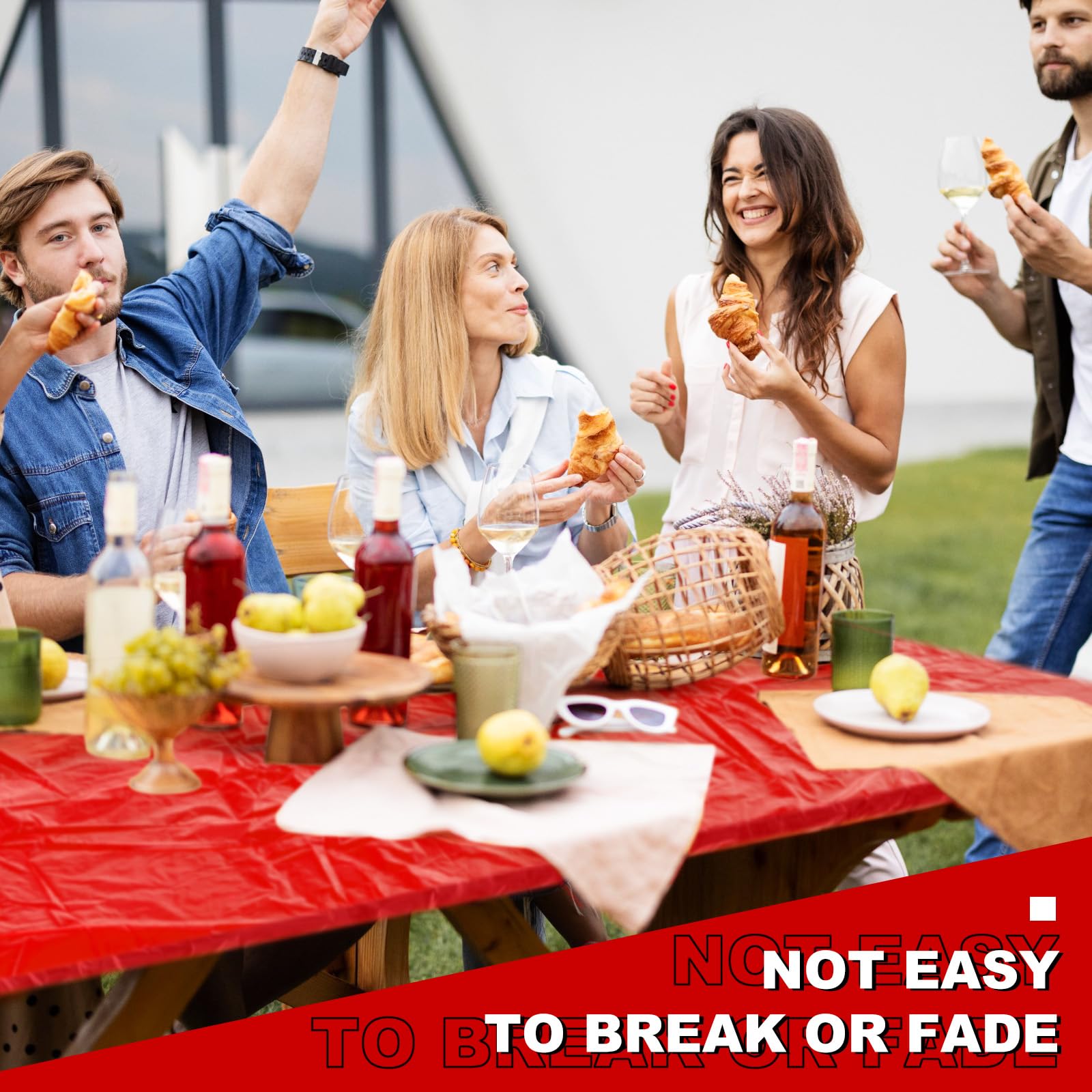 Boao elastic-fit tablecloth adds a polished touch to any event.