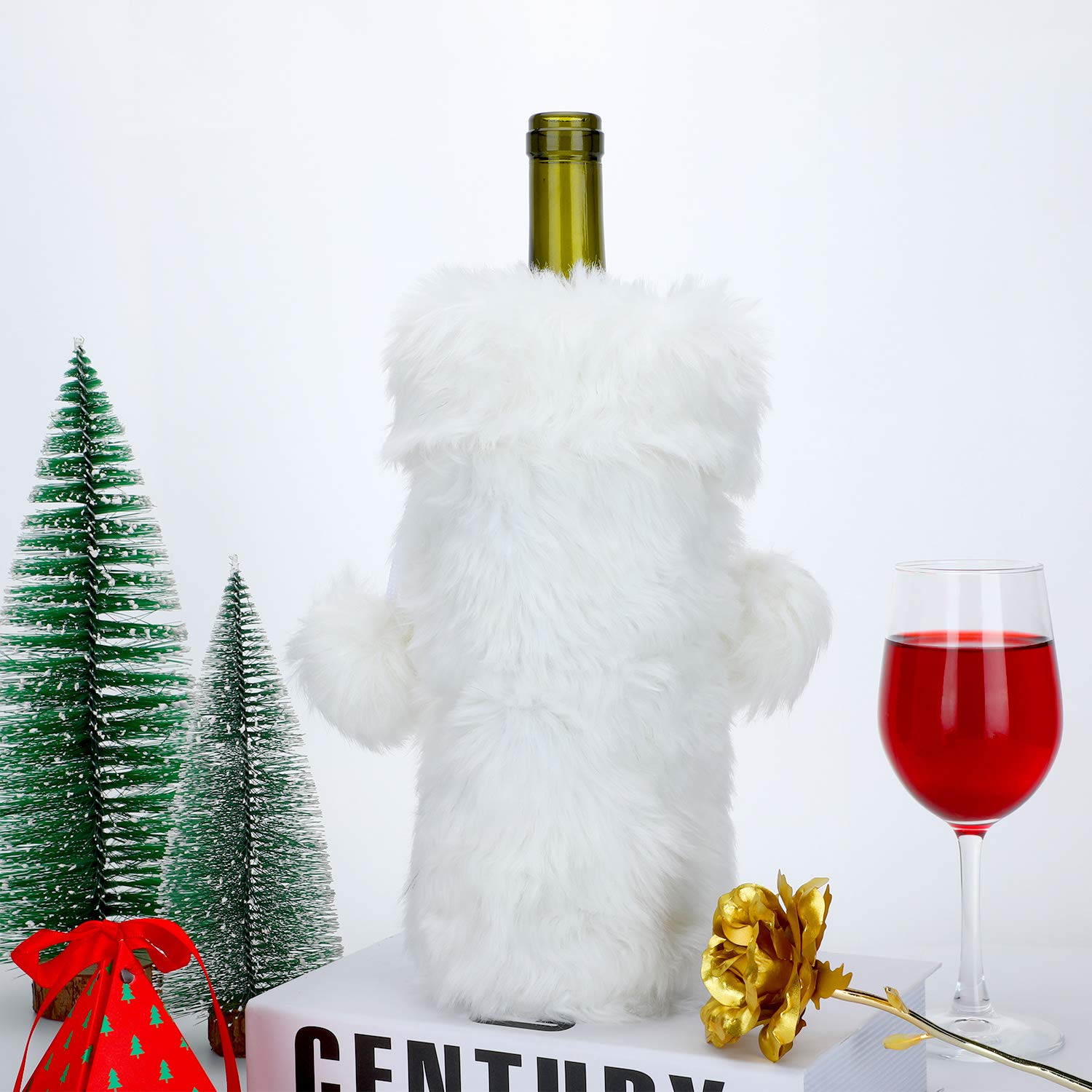 Boao close-up shows soft faux fur texture for cozy winter ambiance.