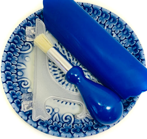 BonCera gathering brush helps remove shredded ingredients from the plate.