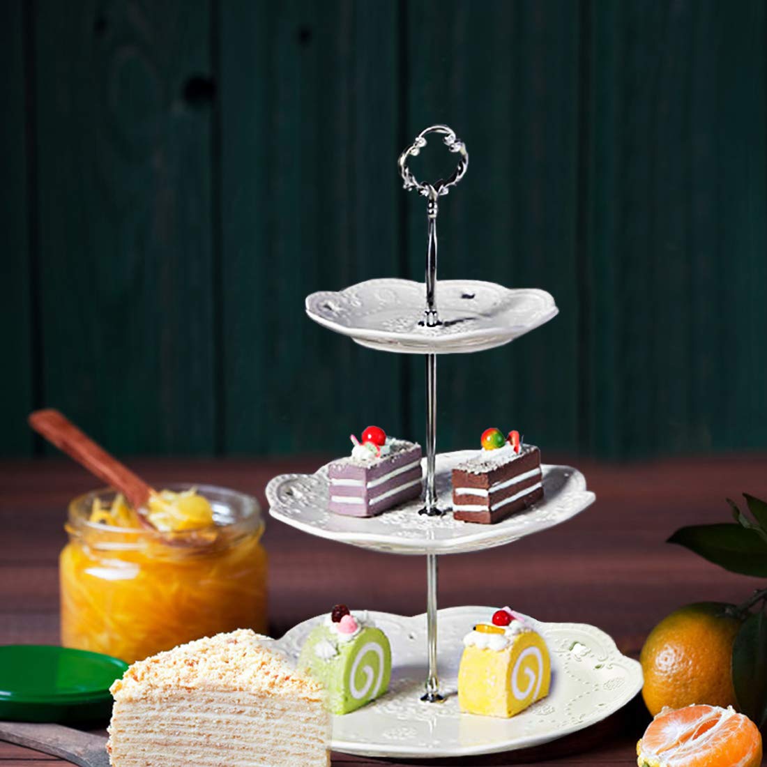 BonNoces gift-ready stand arrives in a chic gift box.