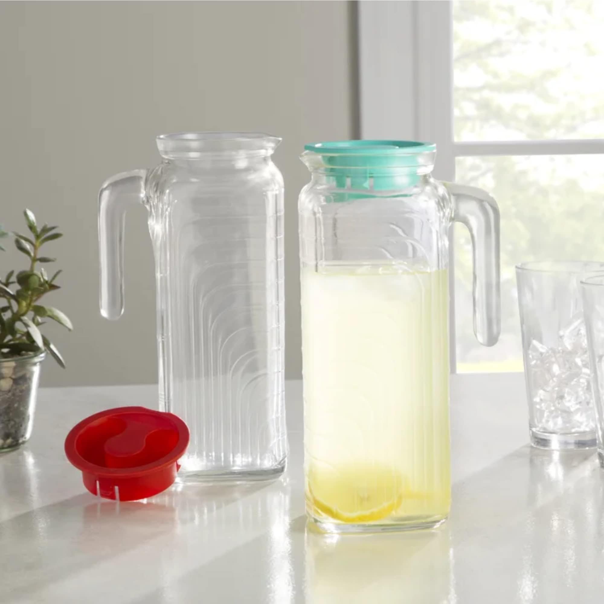 Bormioli Rocco Gelo jug is BPA-free for safe daily use.