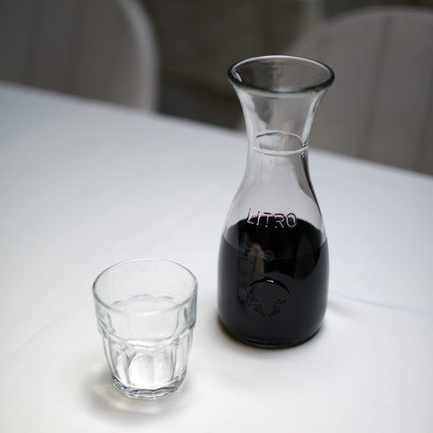 Elegant Misura carafe adds a refined table decoration touch