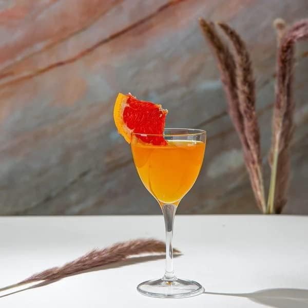 Ideal for martinis and small cocktails with a refined rim.