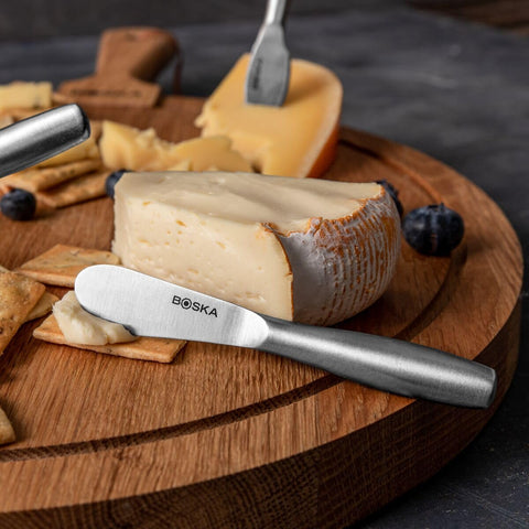 Elegant Boska mini finish on display for serving