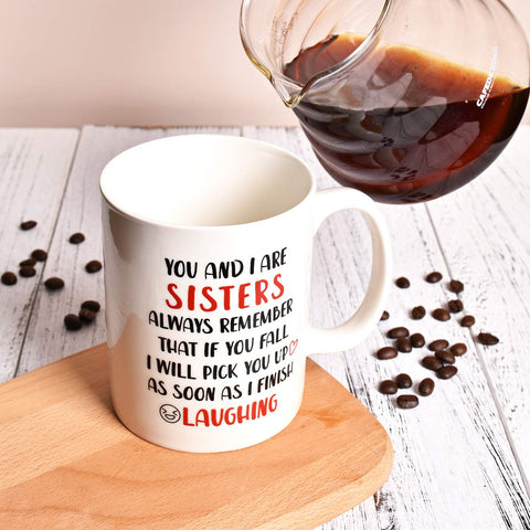 Bosmarlin Funny Sister mug with gift box signals ready-to-gift presentation.