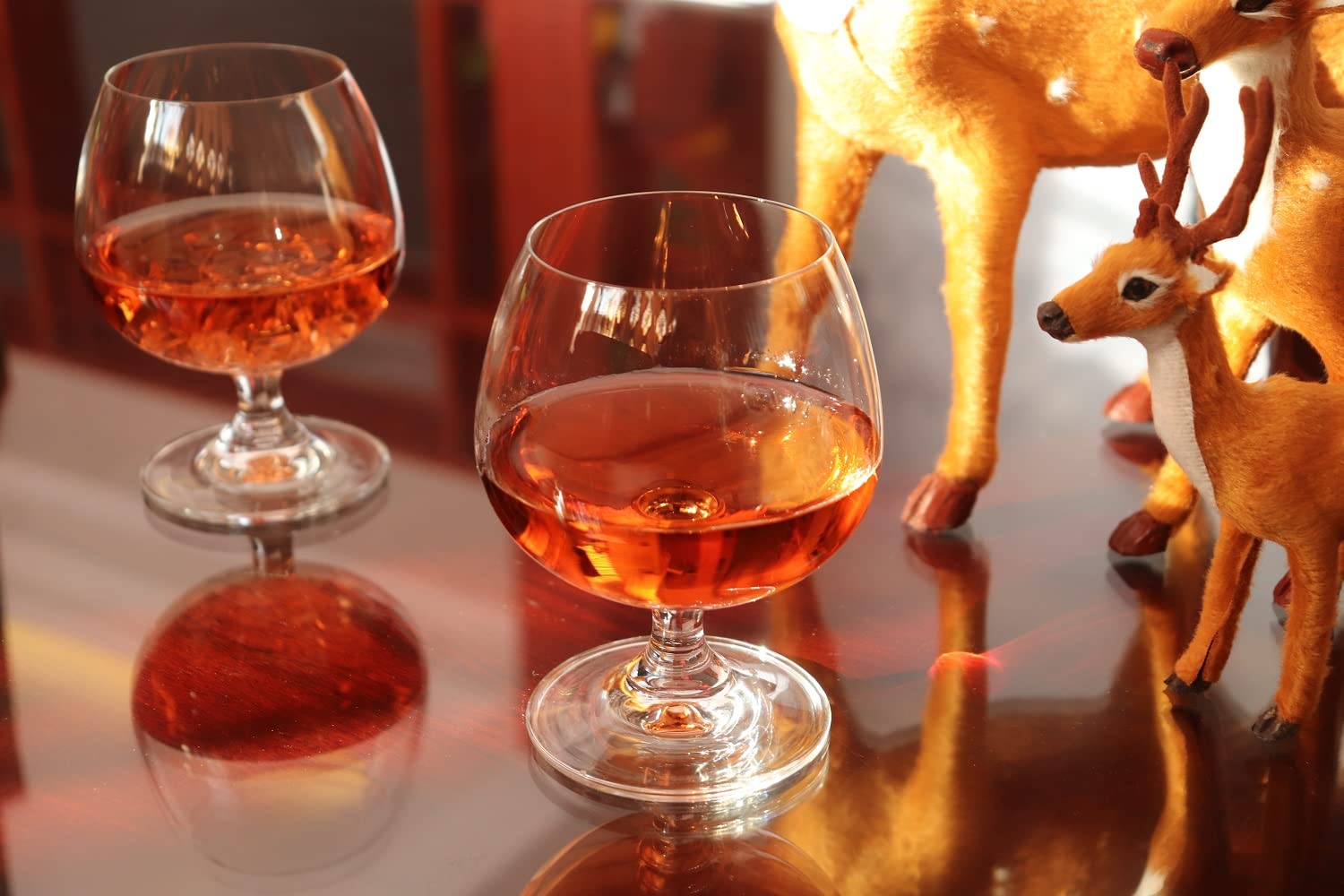 BothEarn brandy snifter 400ml clinking sound during a toast-worthy moment.