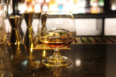 BothEarn brandy snifter 400ml desk display adds refined glassware to decor.