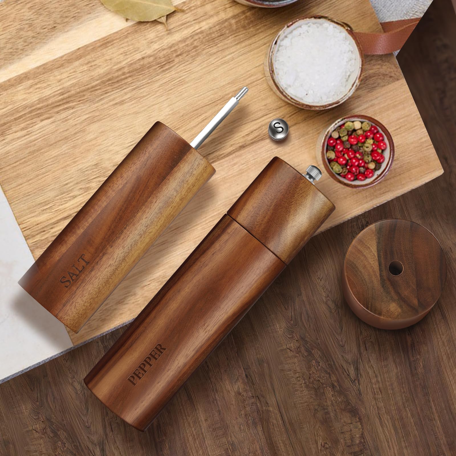 BOTOP ergonomic grinder design provides comfortable handling during seasoning