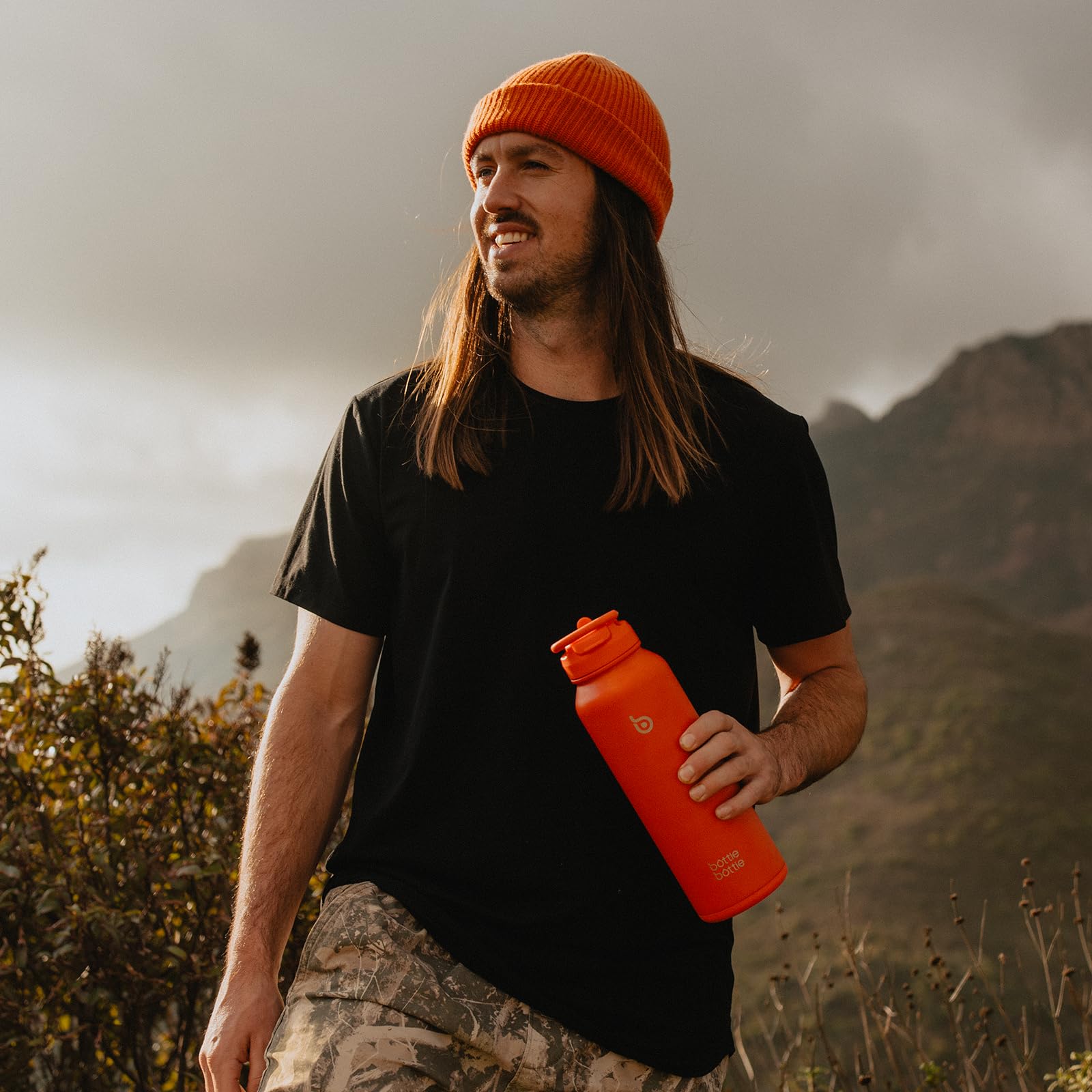 BOTTLE BOTTLE orangered finish adds bold style.
