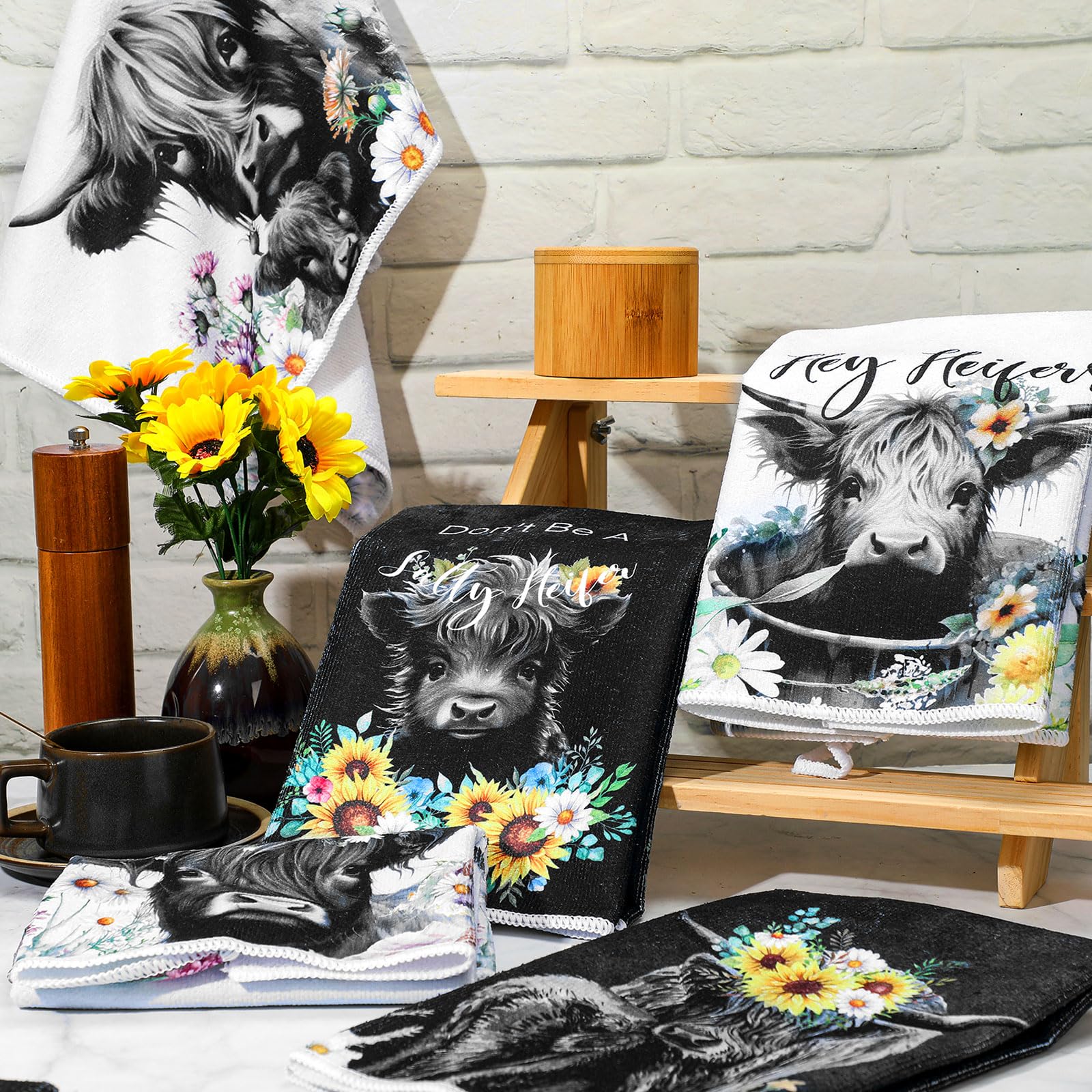 Boyiee Highland Cow towels with hummingbird design for absorbent hand drying
