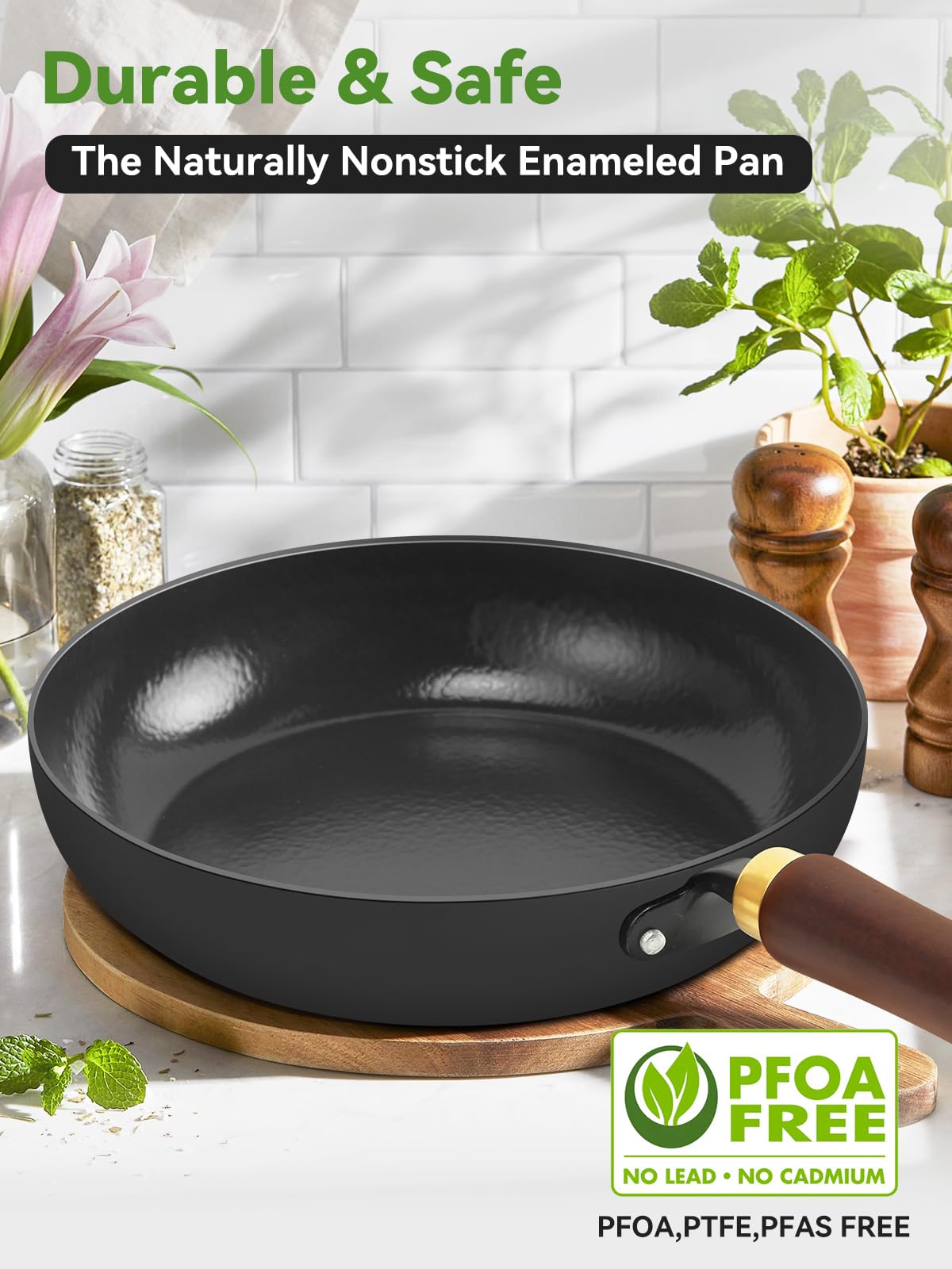 BrBrGo pan with braising sauce shows versatile kitchen performance