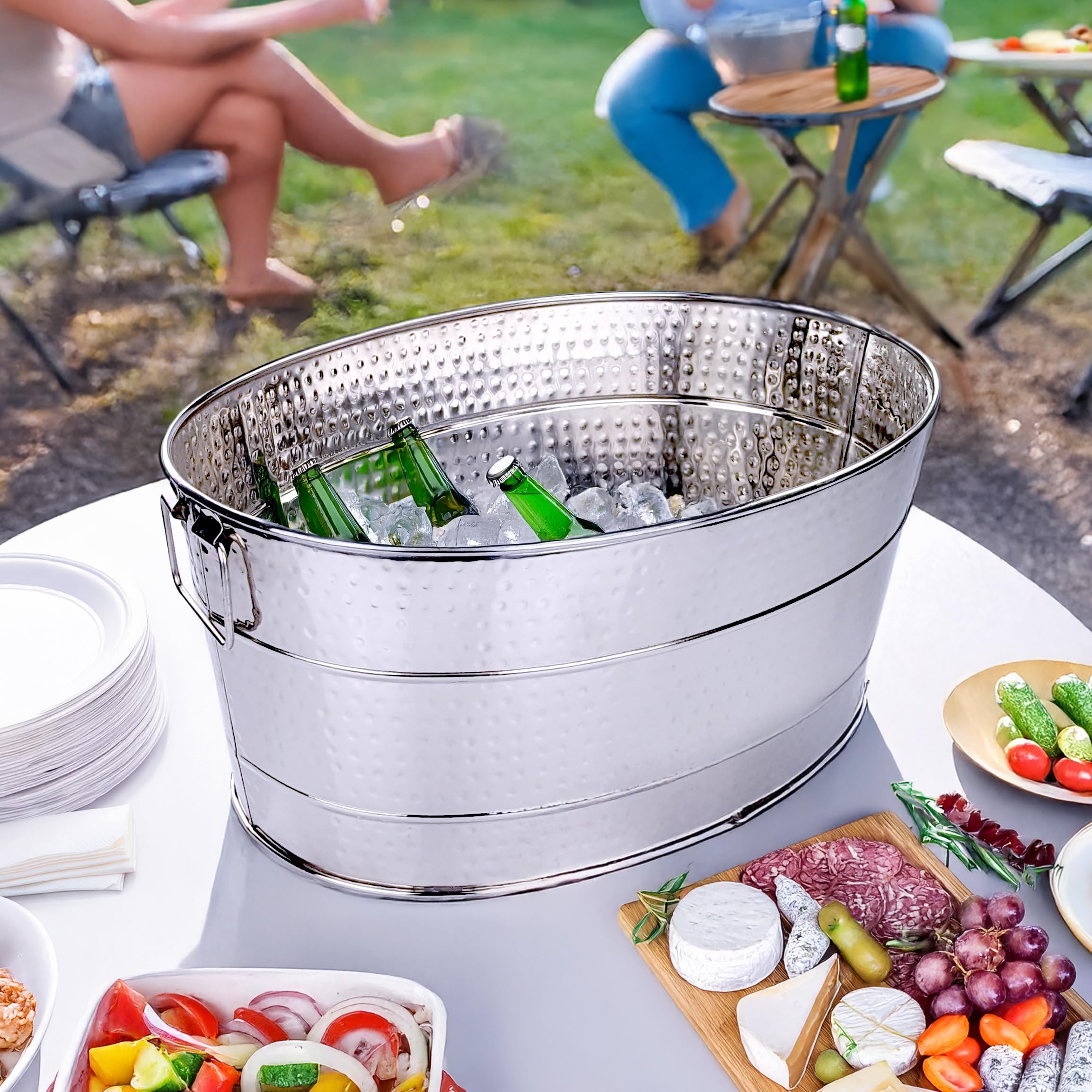 Versatile design supports wine or beer setups with ample ice