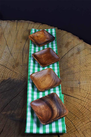 BSRN acacia plates add an elegant natural touch to table settings and appetizers