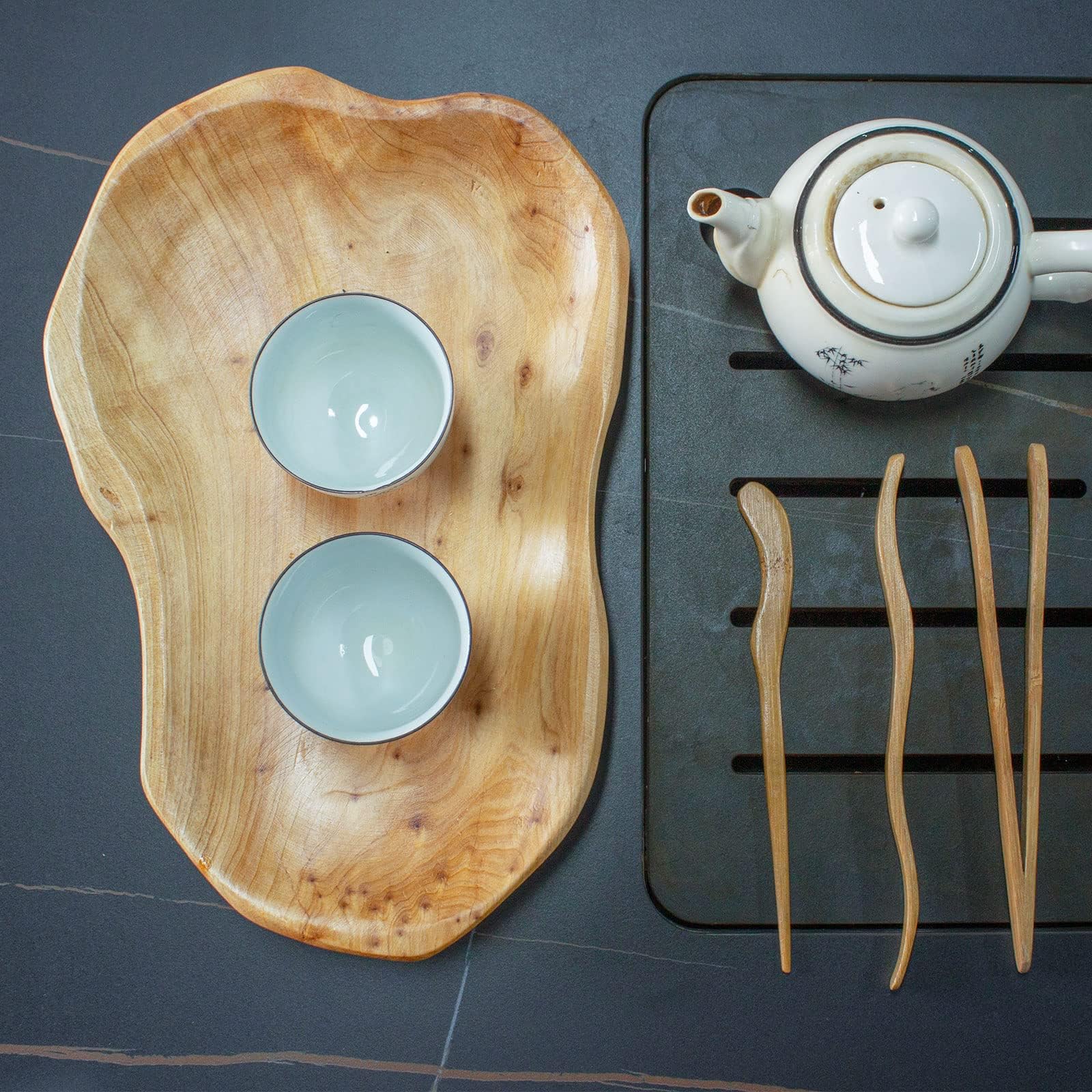 BTEOBFY ring dish doubles as jewelry organizer and decorative tray.