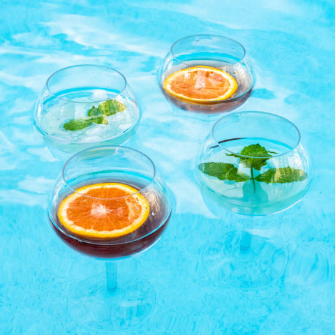 BubbleWally 18oz capacity wine glasses for easy refills outdoors