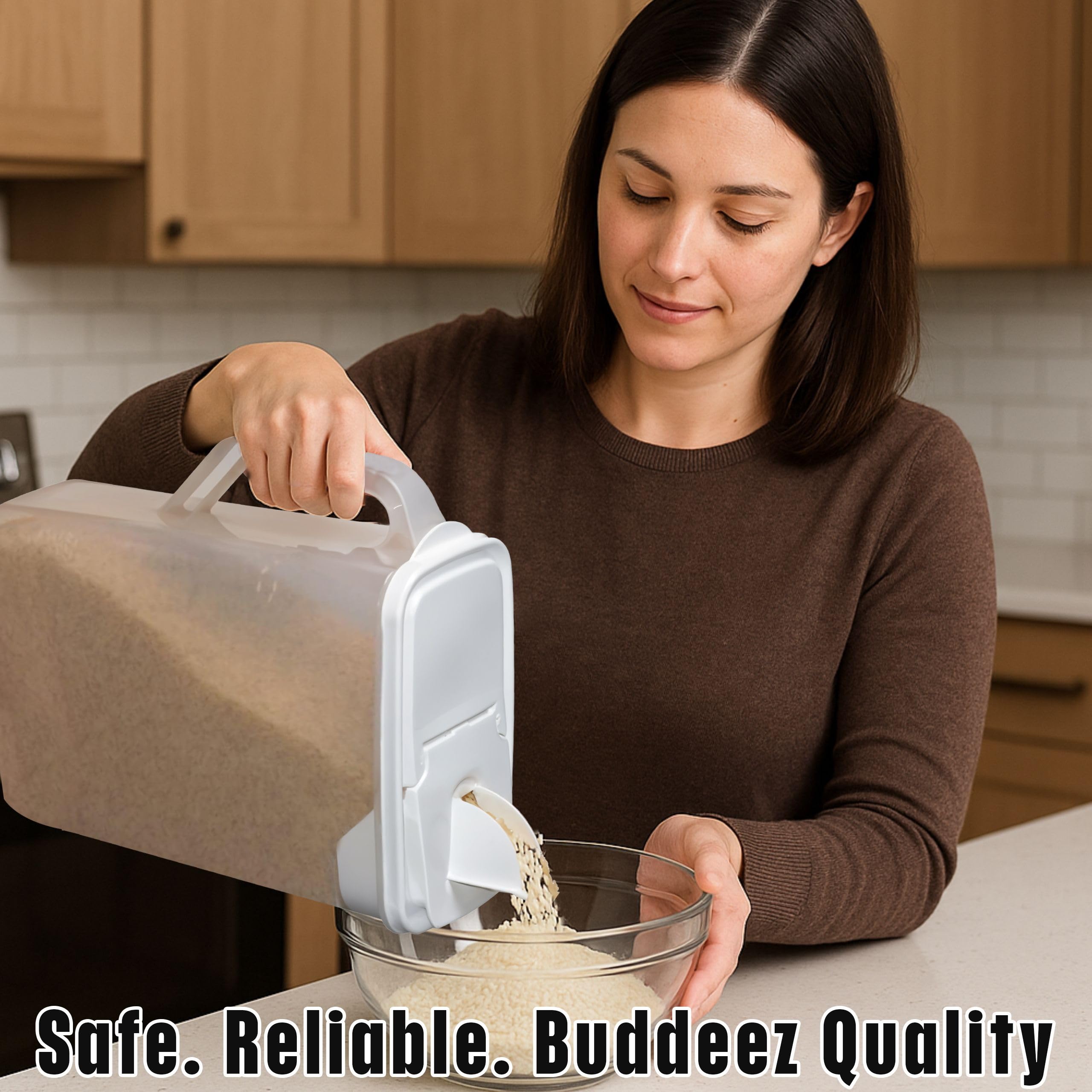 Buddeez EZ Grip handle shown for effortless lifting and pouring
