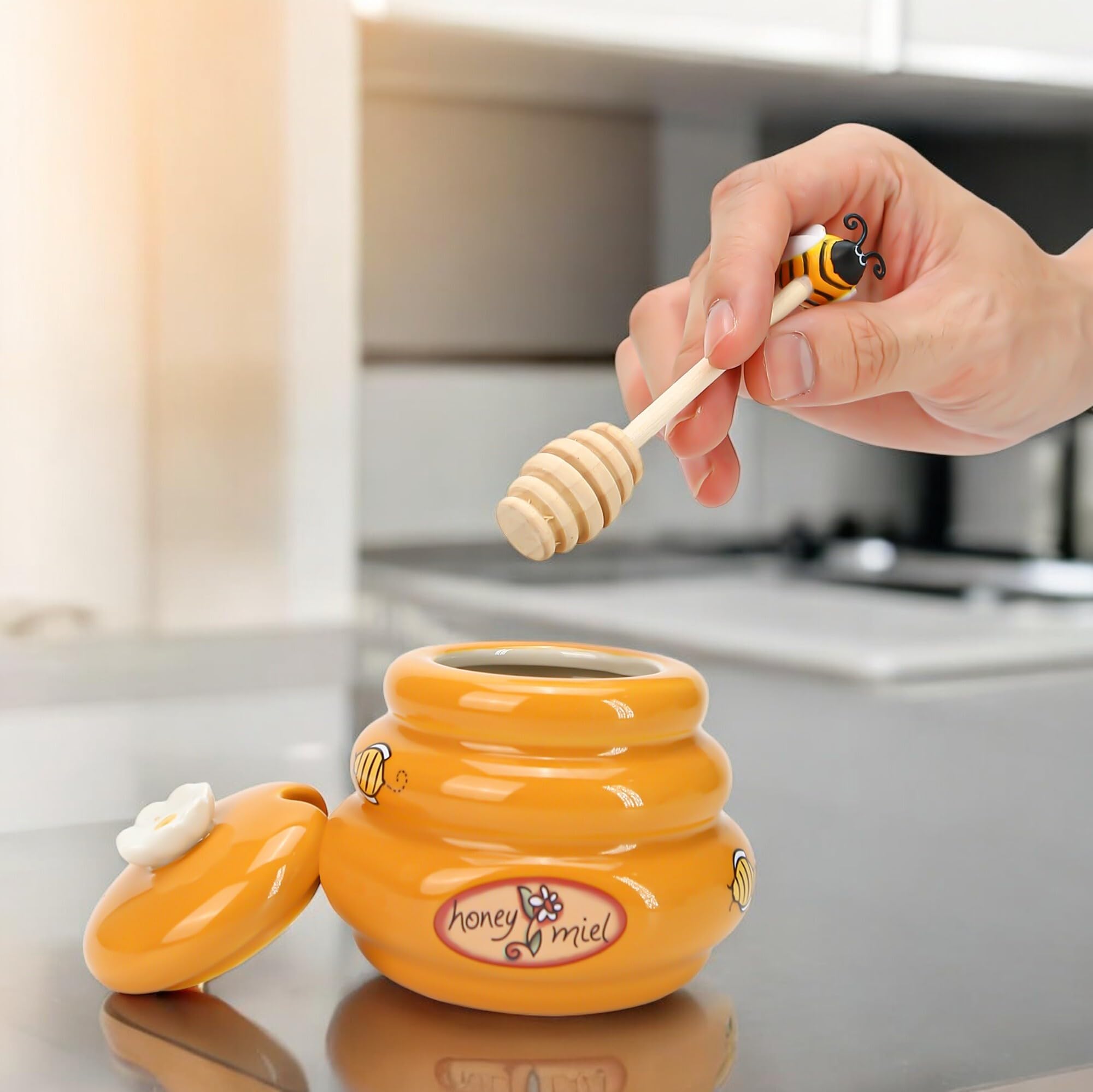 BuleVina 5 oz honey jar compact for personal honey habit.