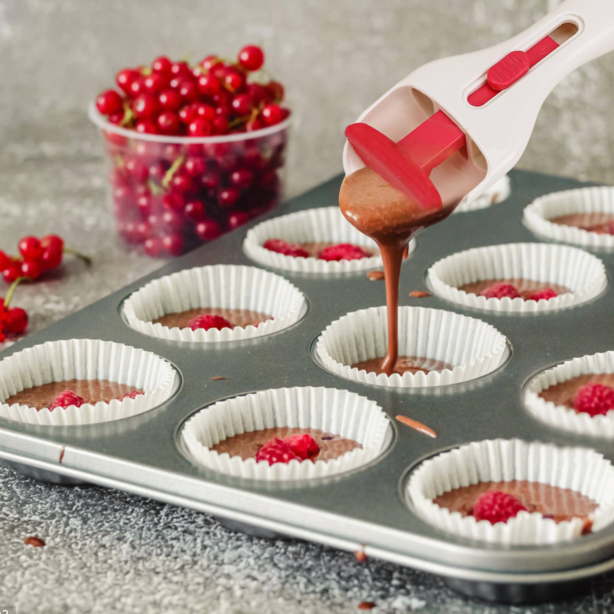 BuleVina batter dispenser shows smooth surface for clean pours.