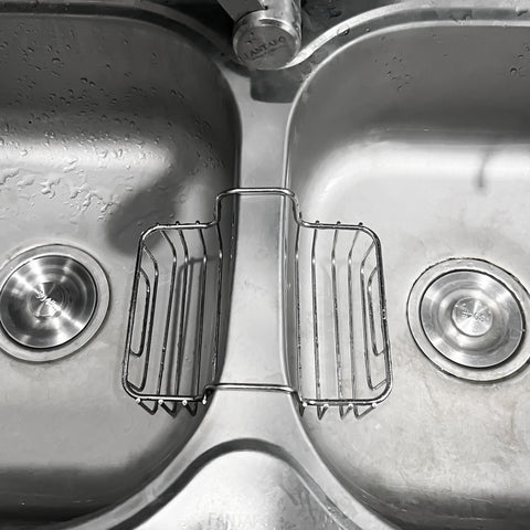 BuleVina easy-hang sponge holder installs quickly on sink or faucet.