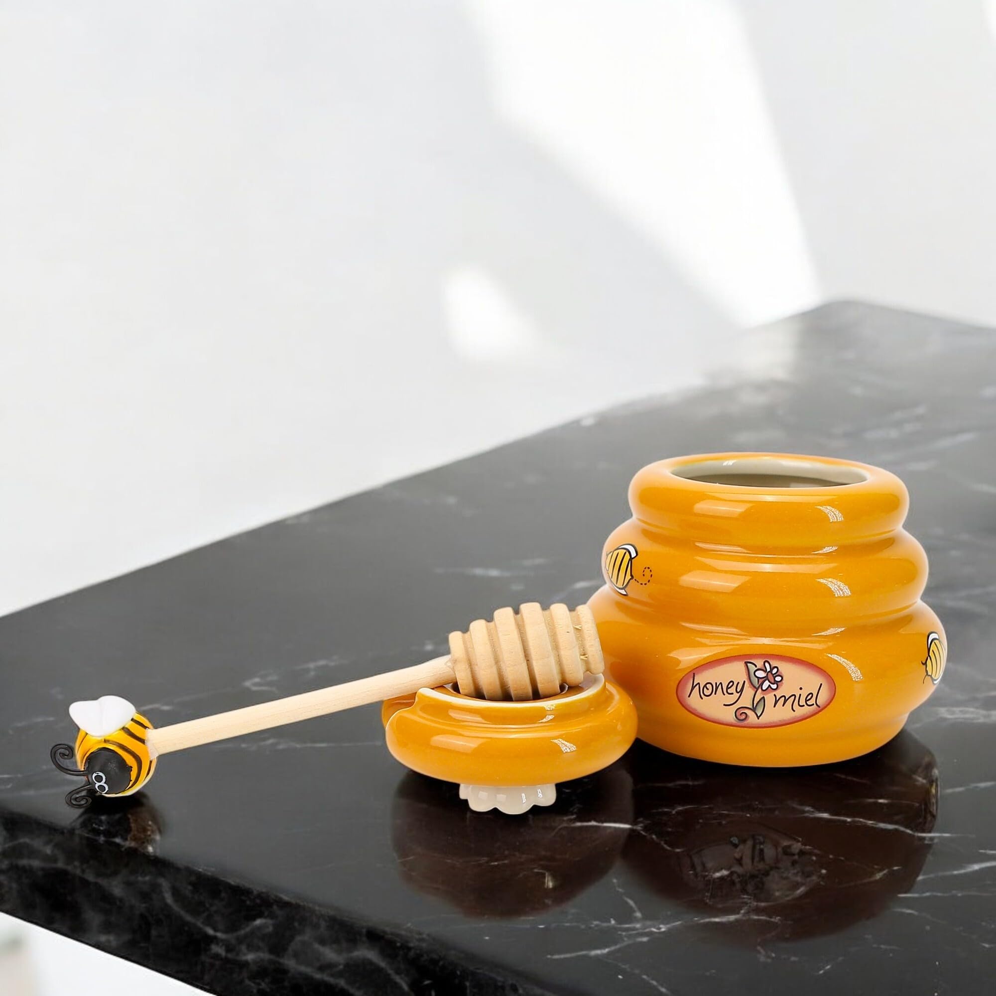 BuleVina bee-themed gift honey pot ideal for weddings or housewarmings.